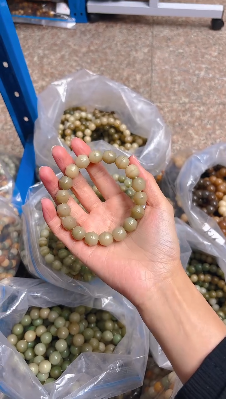 吊坠菩提根/象牙果绿色蜜罐单圈