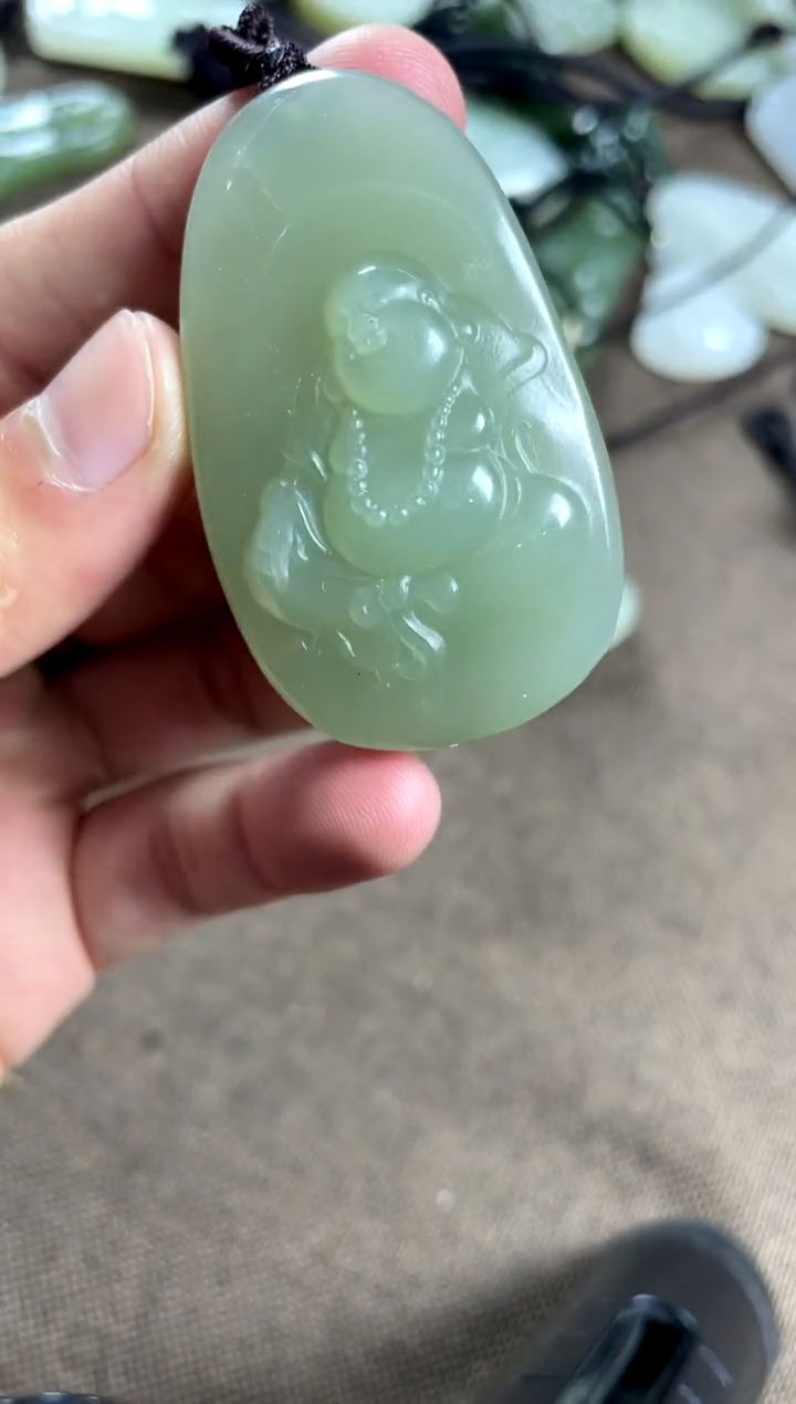 颈饰未镶嵌和田玉佛公