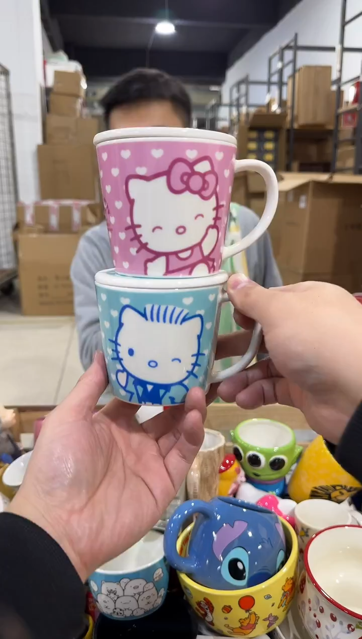 瓷片蓝色加粉色kt猫带盖杯2件套