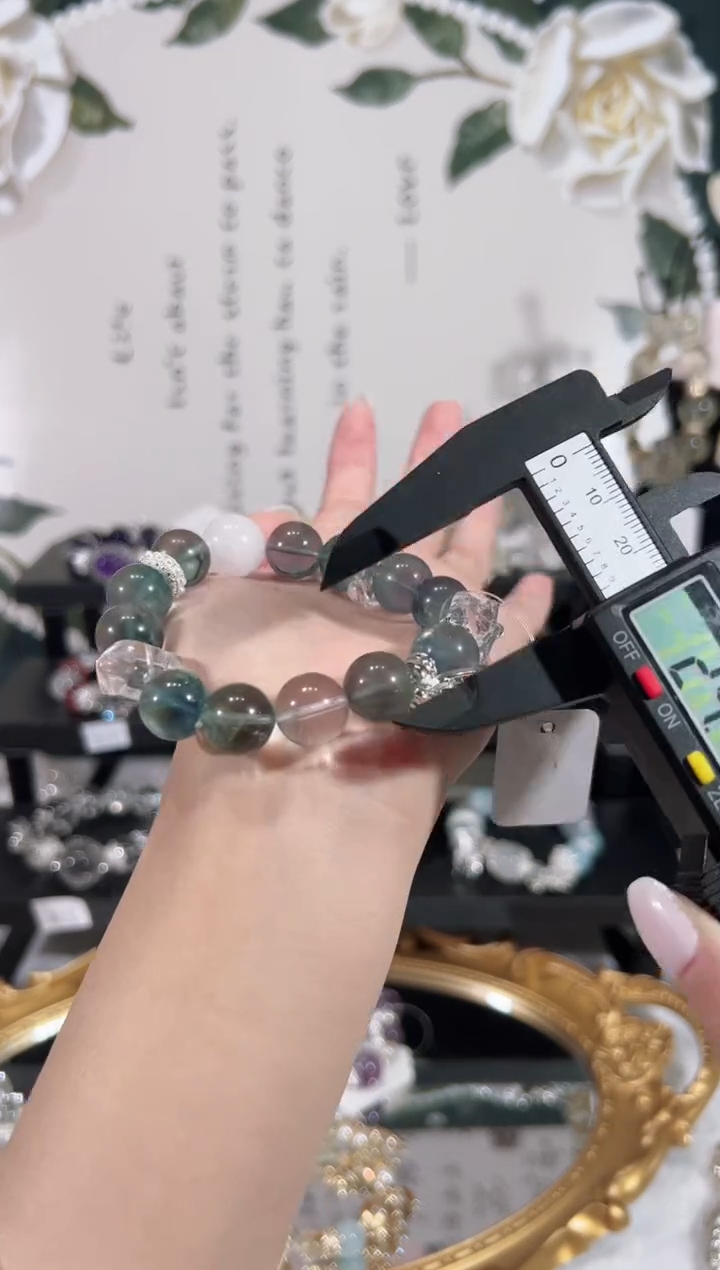 【闪购商品】水晶手链未镶嵌天然水晶默认微瑕 多样性发货发其一