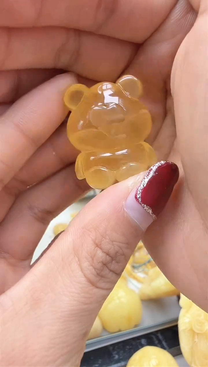 【闪购商品】琥珀裸石未镶嵌小熊