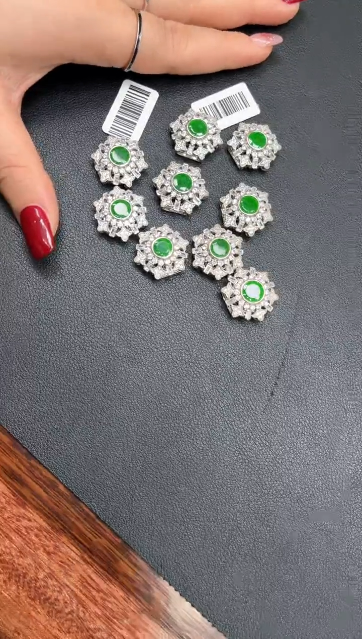 【闪购商品】翡翠颈饰未镶嵌绿牌子多样性发一
