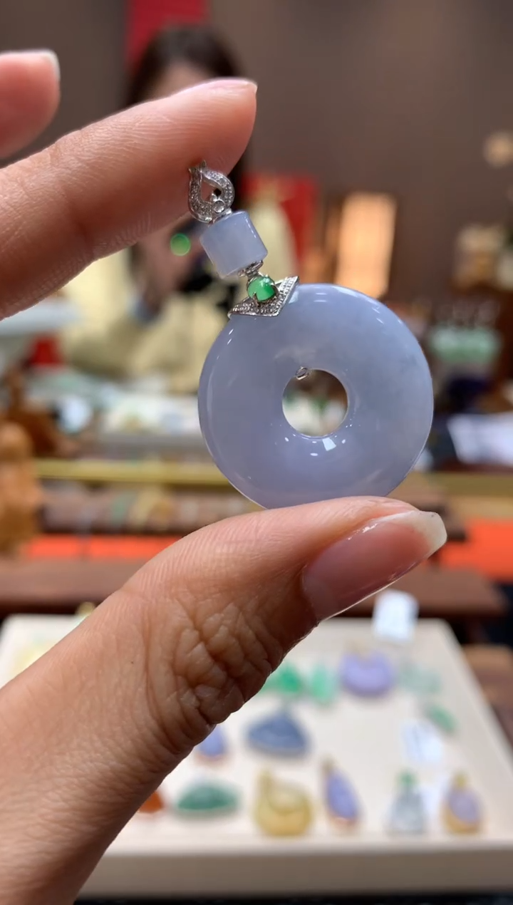 【闪购商品】翡翠颈饰18K金镶嵌甜甜圈