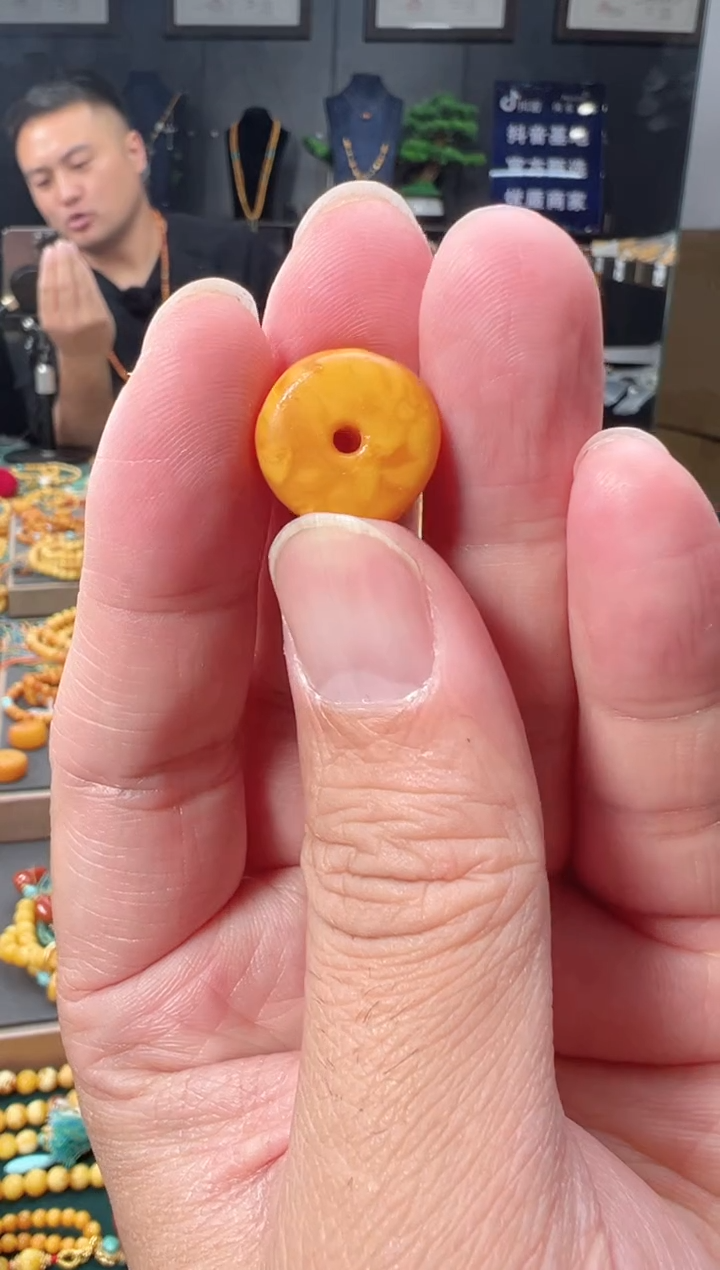 【闪购商品】琥珀裸石未镶嵌（微瑕）橘皮花蜡墩子-S15