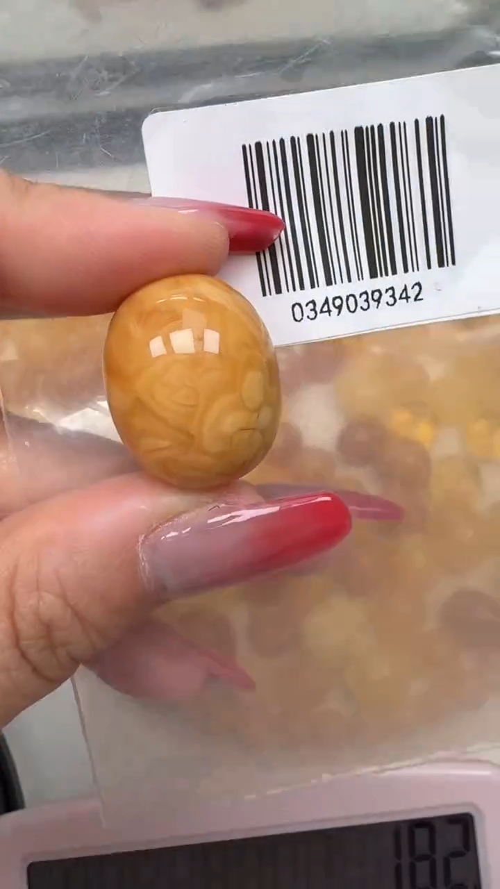 裸石琥珀未镶嵌如图