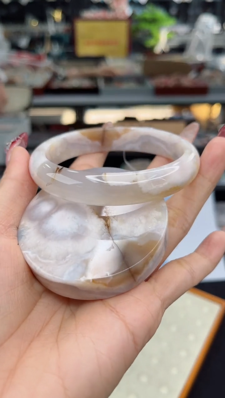 【闪购商品】石英质玉手镯未镶嵌63圈口（赠品镯心）1453411