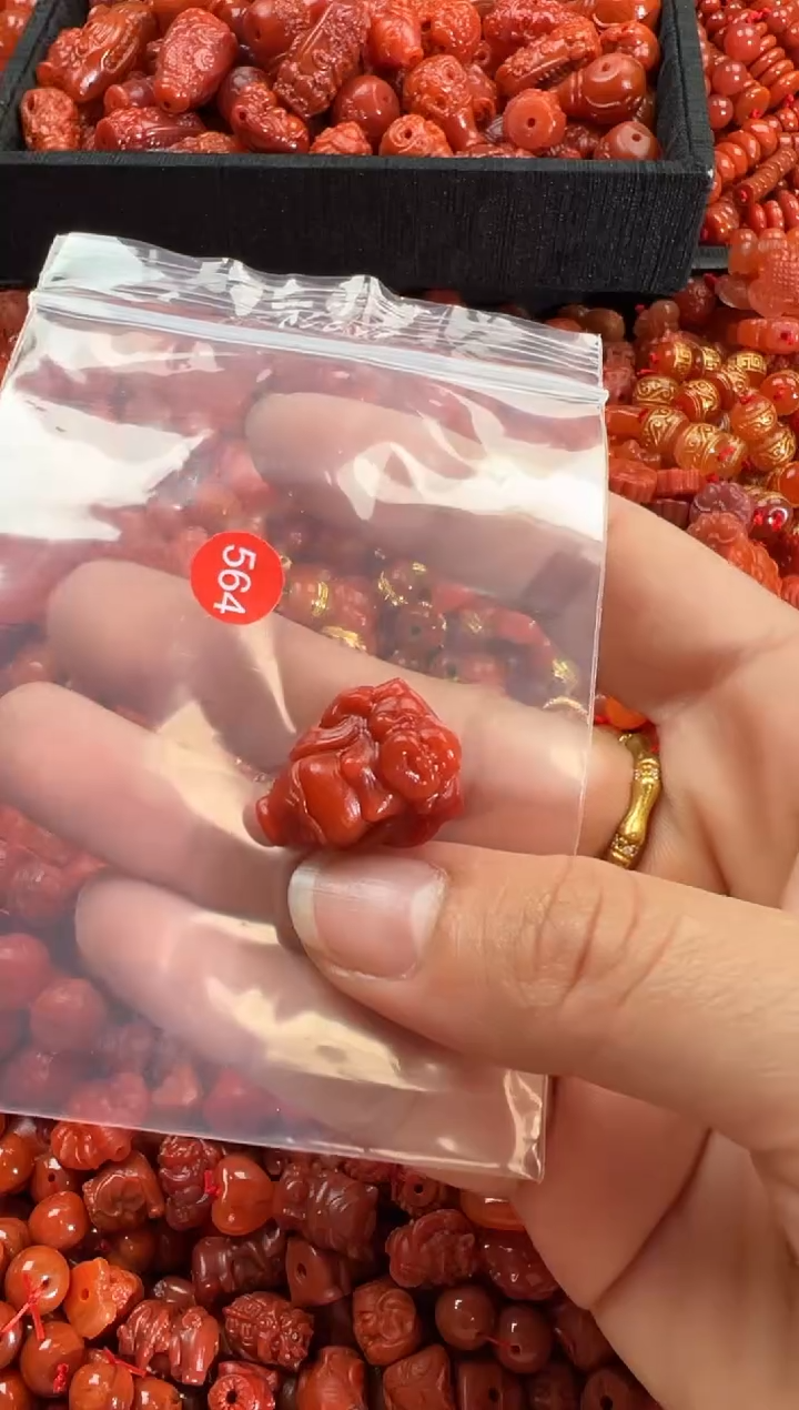 【闪购商品】南红玛瑙颈饰未镶嵌1