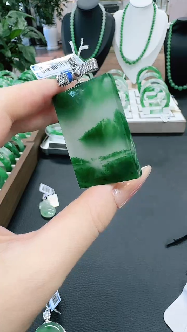 未镶嵌1石英质玉（非洲翠）/6200