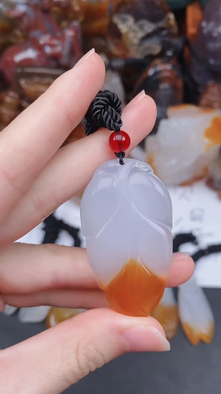 未镶嵌颈饰玛瑙/玉髓AA