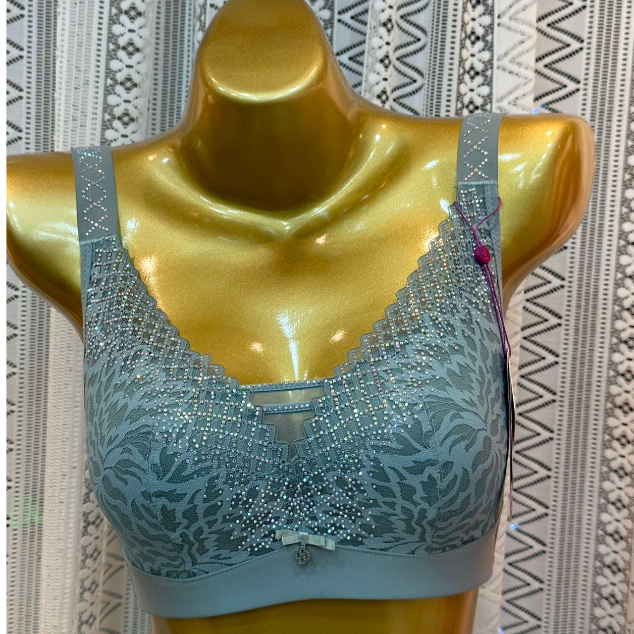 xarifa特价款单件文胸薄款烫钻大胸显小舒适无钢圈8987