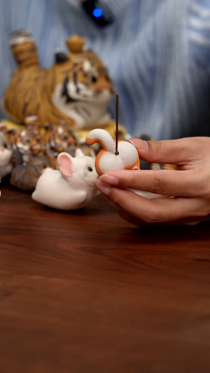 紫砂摆件狗屁屁香插