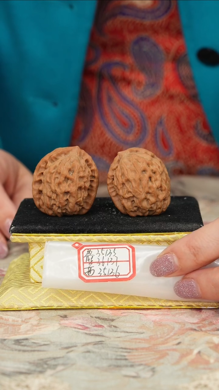 【闪购商品】文玩核桃把件非嫁接北京鹰嘴