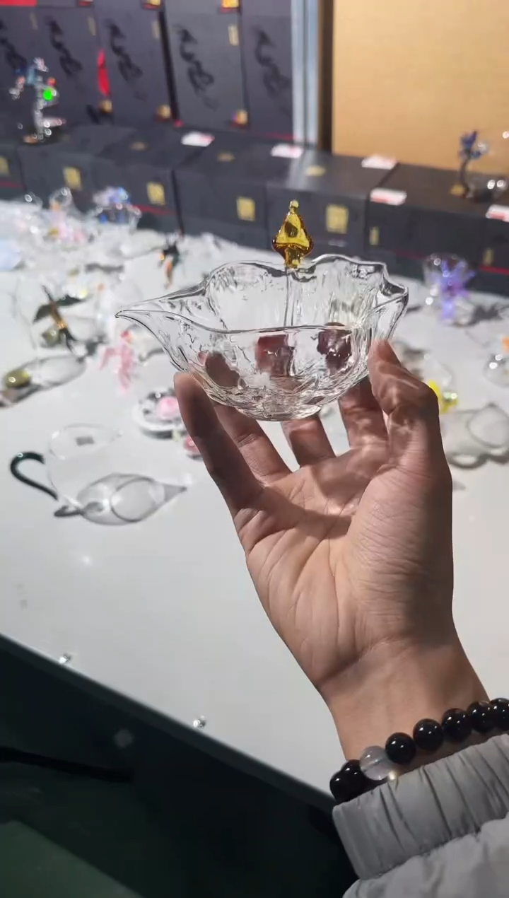爱莲说无事佛公道杯 晶焱金标