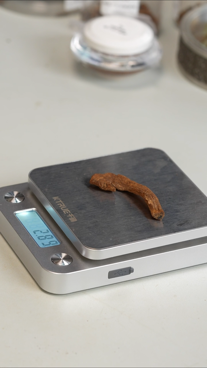 沉香沉香碎屑沉水越南富森红土 2.8g