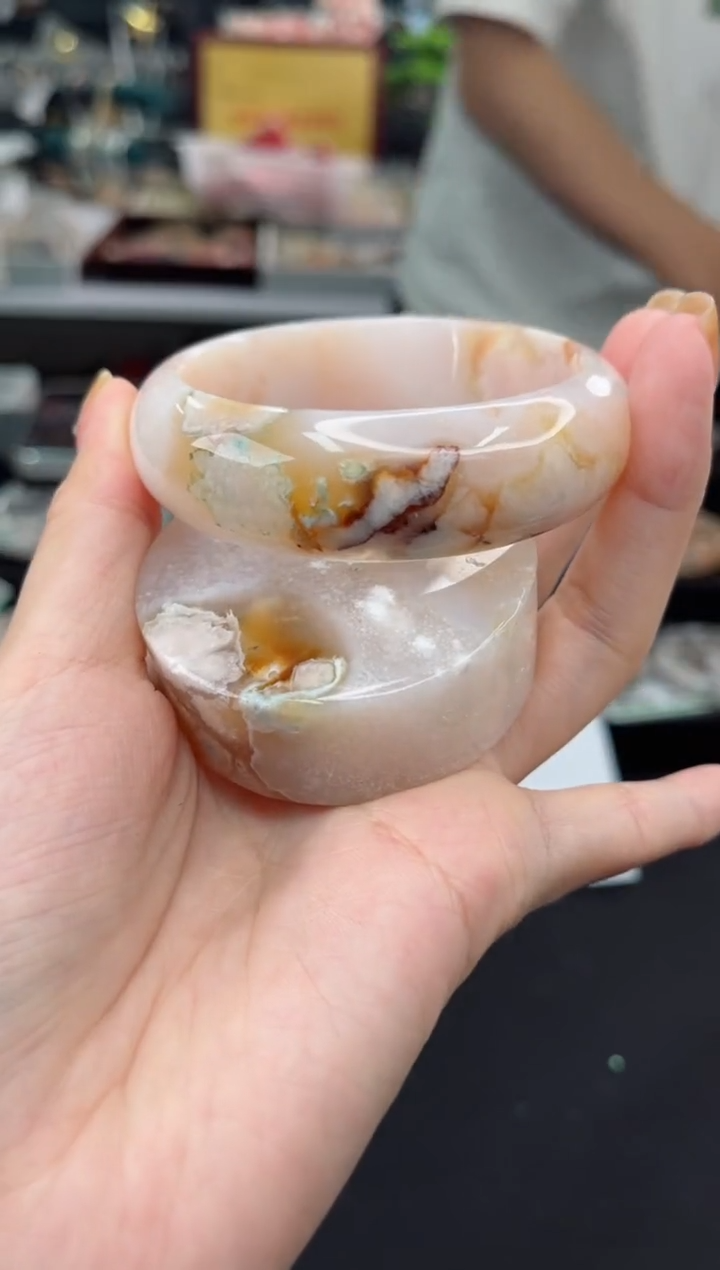 【闪购商品】石英质玉手镯未镶嵌57圈口（赠品镯心）1600080