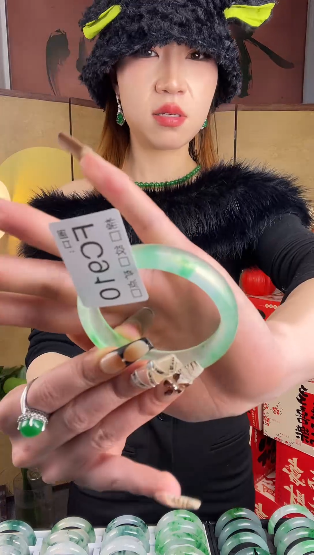 以**友静宝石英岩手镯910