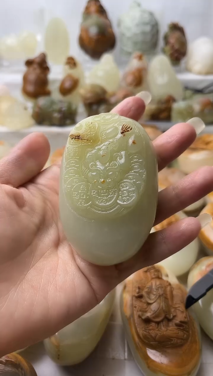 石材方解石手把摆件不退换貔貅