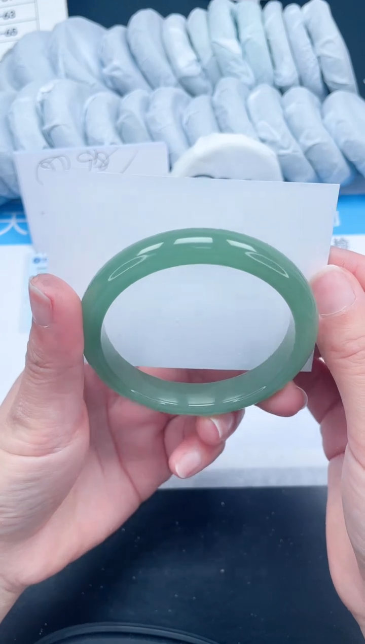 【闪购商品】石英质玉手镯未镶嵌88-59.5