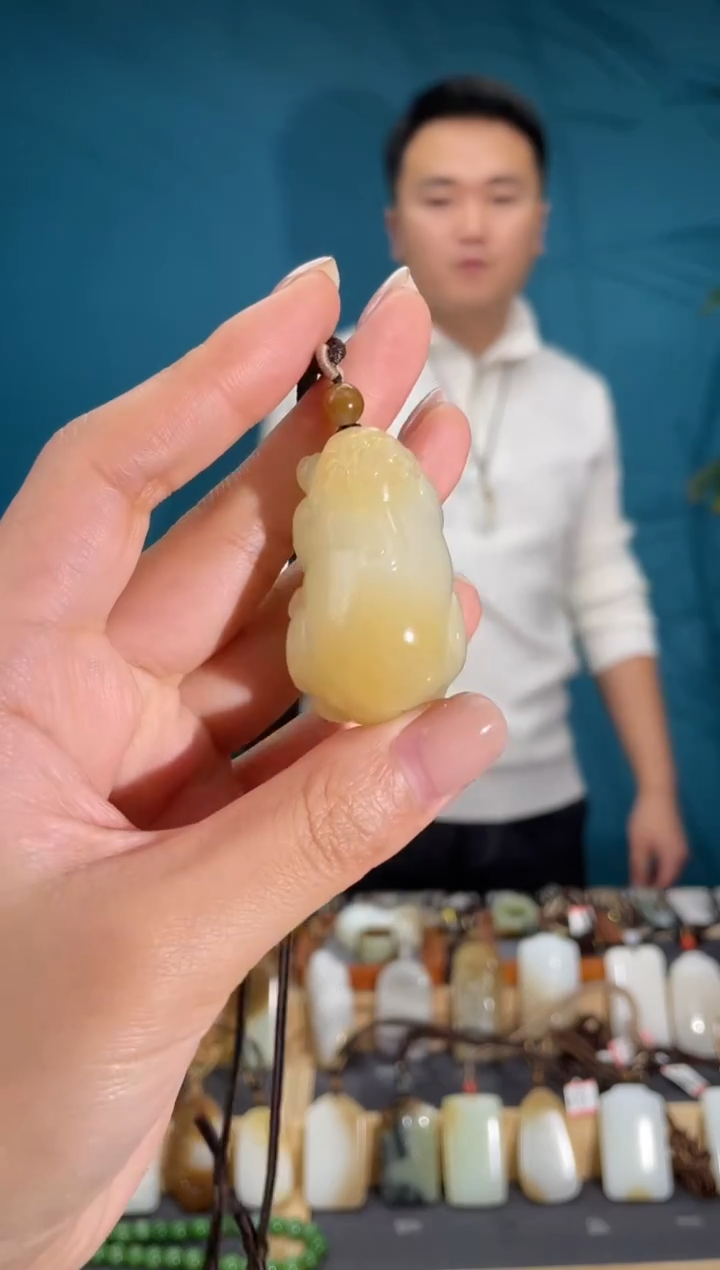 颈饰未镶嵌和田玉1