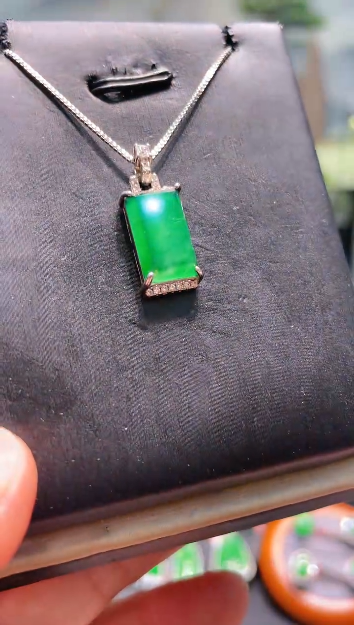 【闪购商品】翡翠吊坠(不含链)银S925镶嵌A12天然A货翡翠