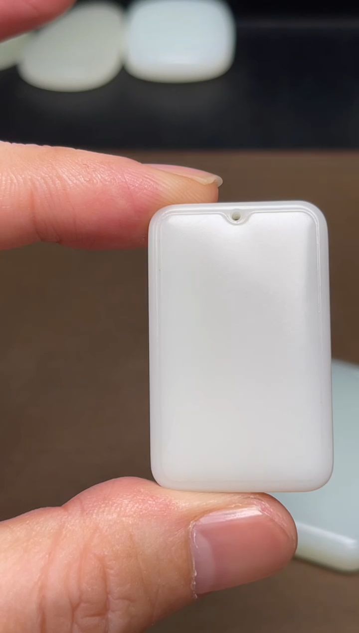 颈饰未镶嵌和田玉35 通