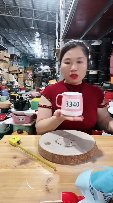 3340瑕疵粉色杯子一个