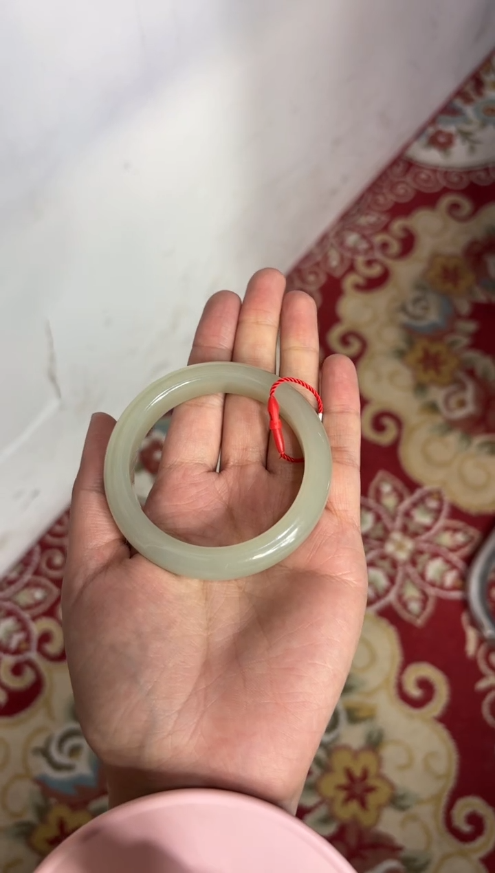 【闪购商品】和田玉手镯未镶嵌且末微色差近矿53+