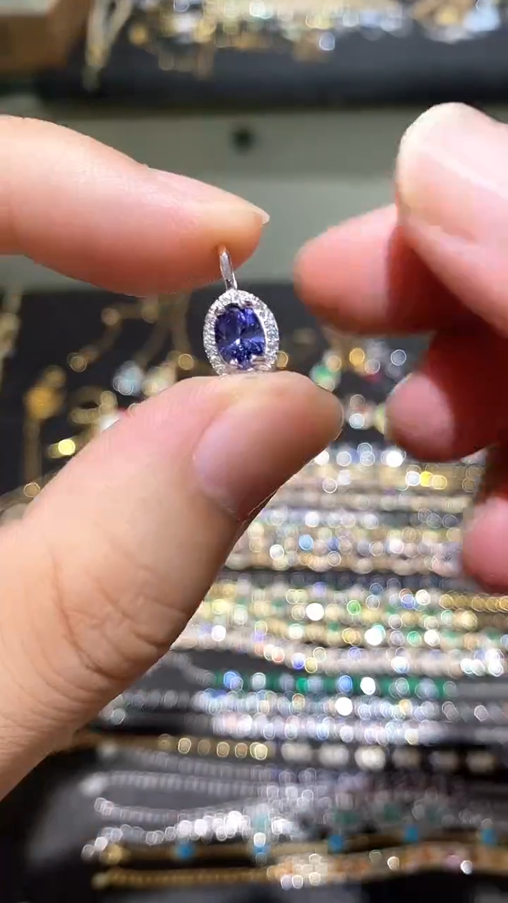 银S925镶嵌颈饰坦桑石吊坠