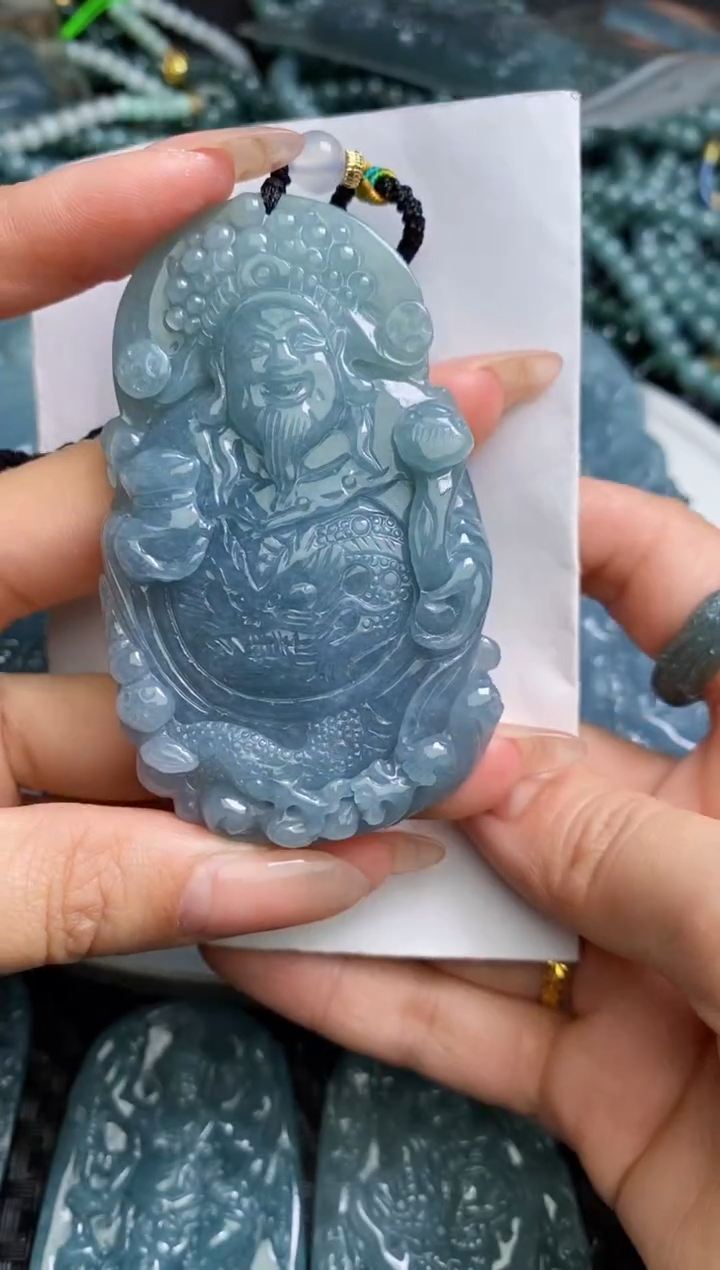 【闪购商品】翡翠颈饰未镶嵌         