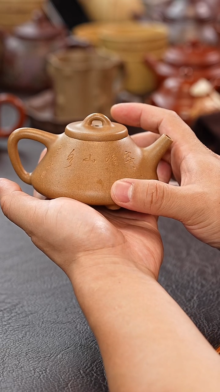 茶壶紫砂来****n宜兴原矿高端紫砂