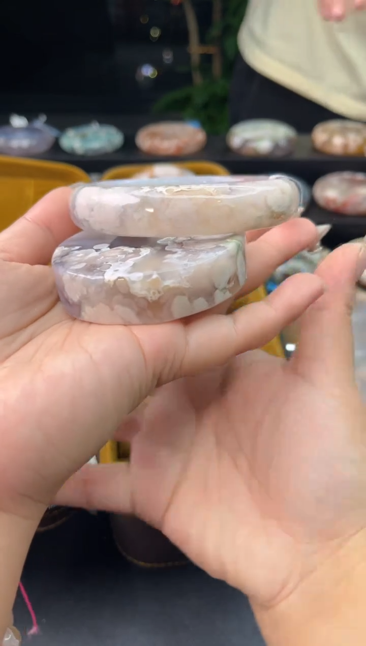 【闪购商品】石英质玉手镯未镶嵌赠送镯心（圈口65