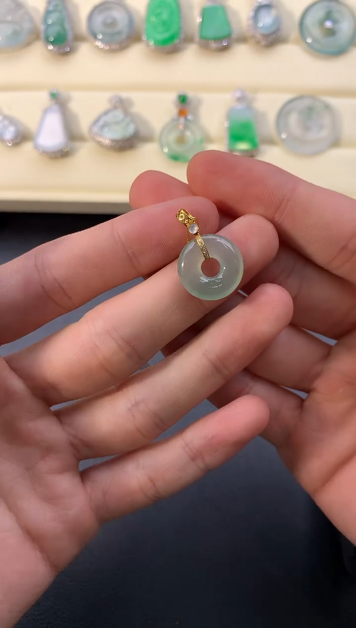 【闪购商品】翡翠颈饰18K金镶嵌D621