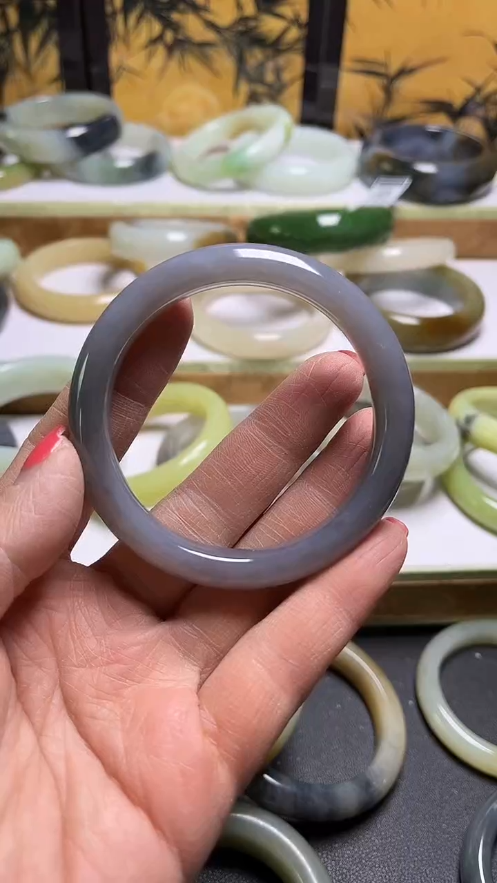 【闪购商品】和田玉手镯未镶嵌香芋紫57