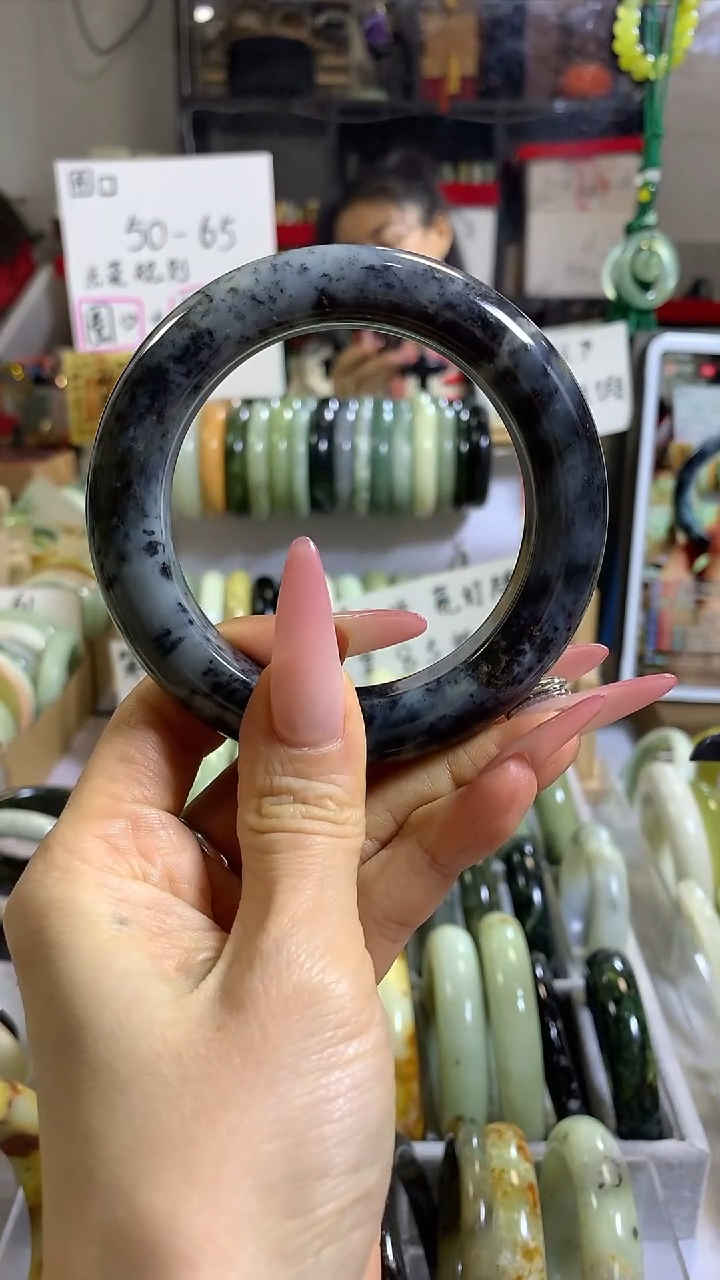 未镶嵌岫玉手镯57 60+ 包容