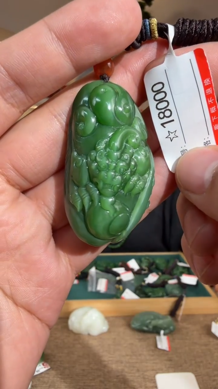 颈饰未镶嵌和田玉1