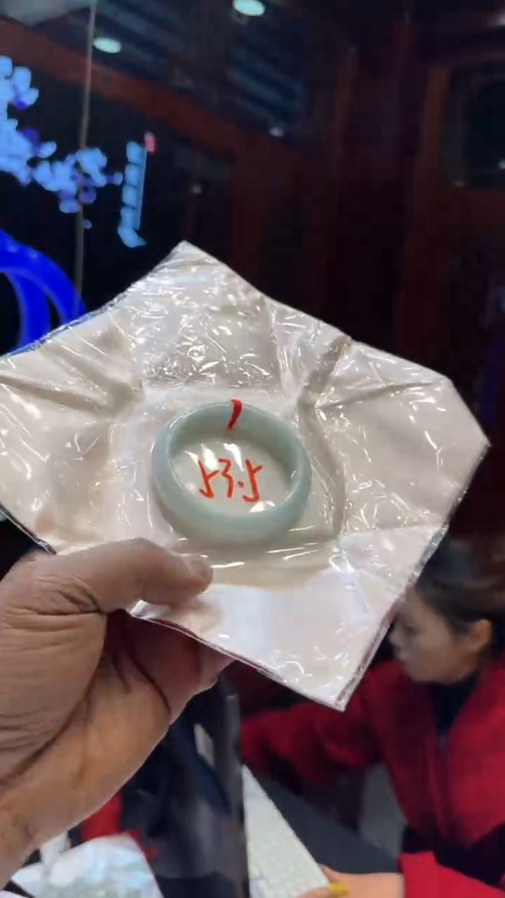 【闪购商品】翡翠手镯未镶嵌手镯