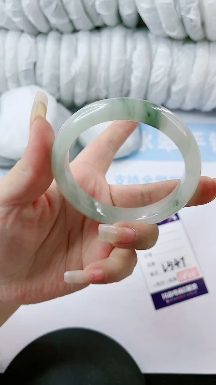 【闪购商品】石英质玉手镯未镶嵌多样性发货L547