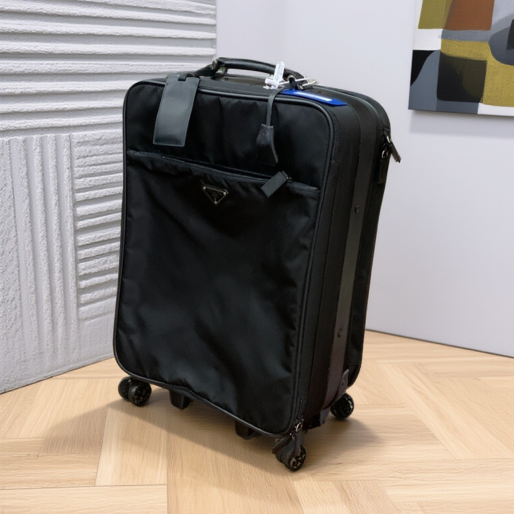 95新 Prada/普拉达 黑色降落伞行李箱/WJ12223009/3009