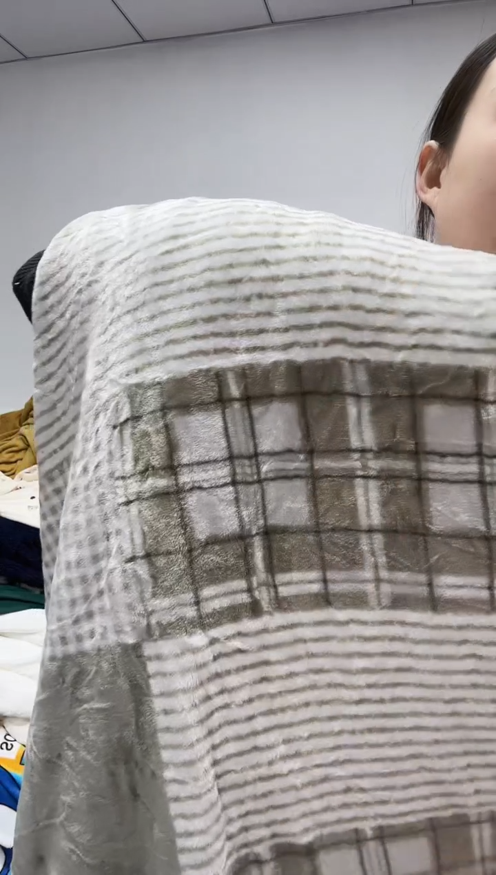 法兰绒1.6x2面料尺寸主播介绍为准