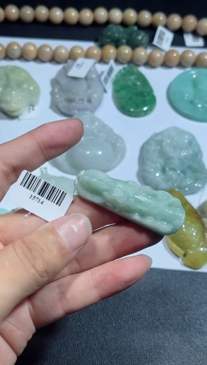 【闪购商品】翡翠颈饰未镶嵌00011239