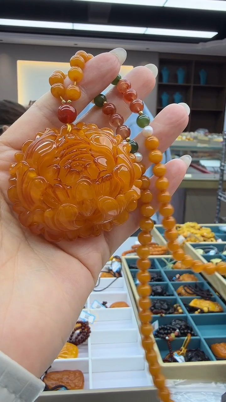琥珀颈饰未镶嵌123秒拍号 假一罚三 