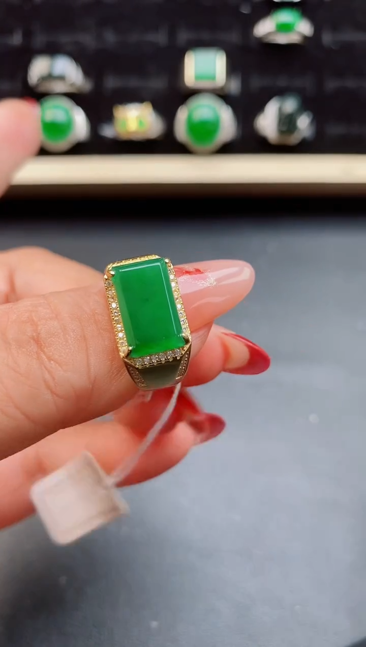 【闪购商品】翡翠戒指银S925镶嵌8500