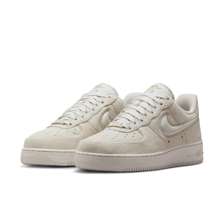NIKE/耐克正品女鞋AF1 空军一号奶白色流光风舒适板鞋-HV4406-001