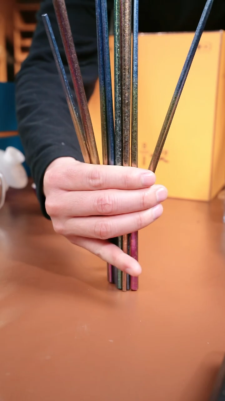 1辉哥粉丝福利 六种颜色纯钛筷子 到手六双