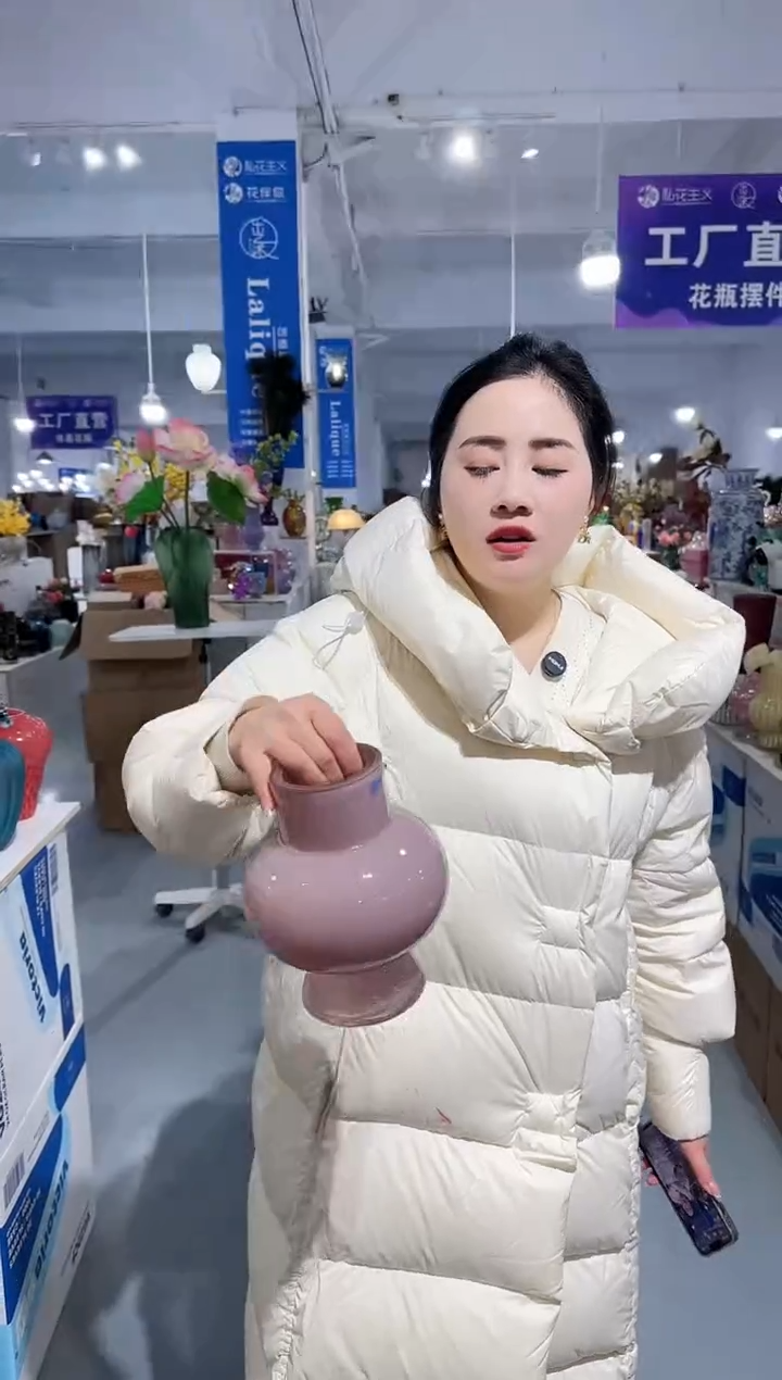 【闪购商品】玻璃安琪花瓶微瑕-S35Q