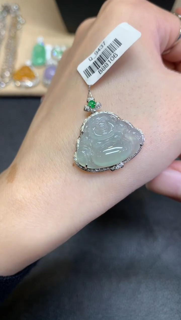 【闪购商品】翡翠颈饰18K金镶嵌佛公【无服务费】