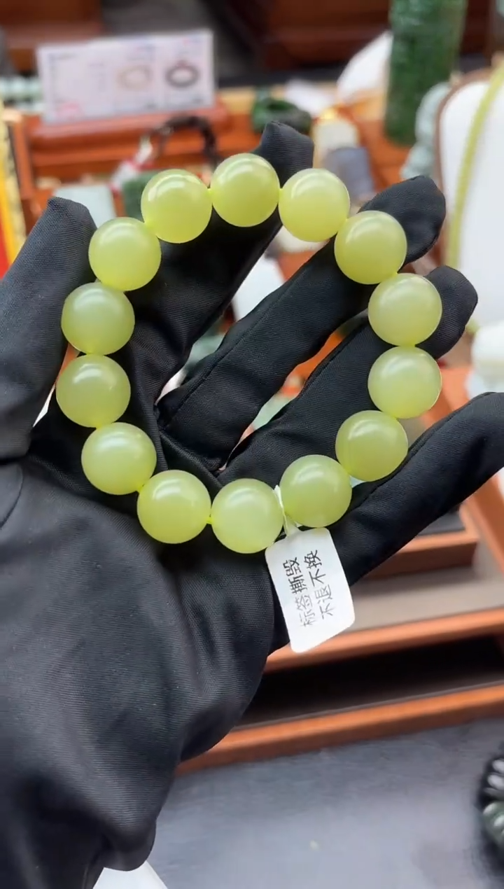 未镶嵌手串和田玉董小姐推荐 多样性发货 拍一发一hk16