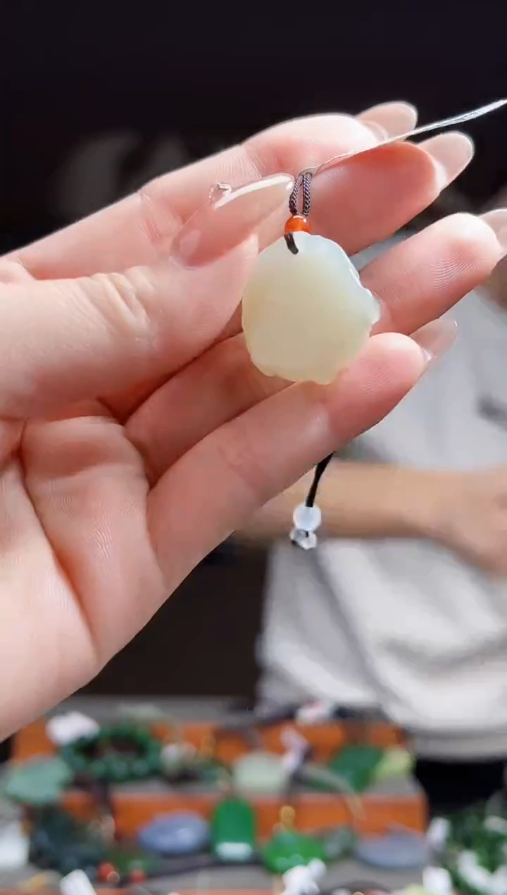 【闪购商品】和田玉颈饰未镶嵌拍一发一