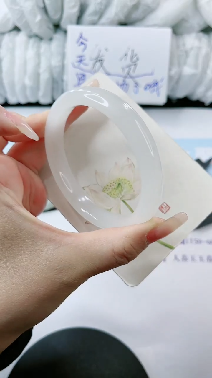 【闪购商品】石英质玉手镯未镶嵌多样性发货L297