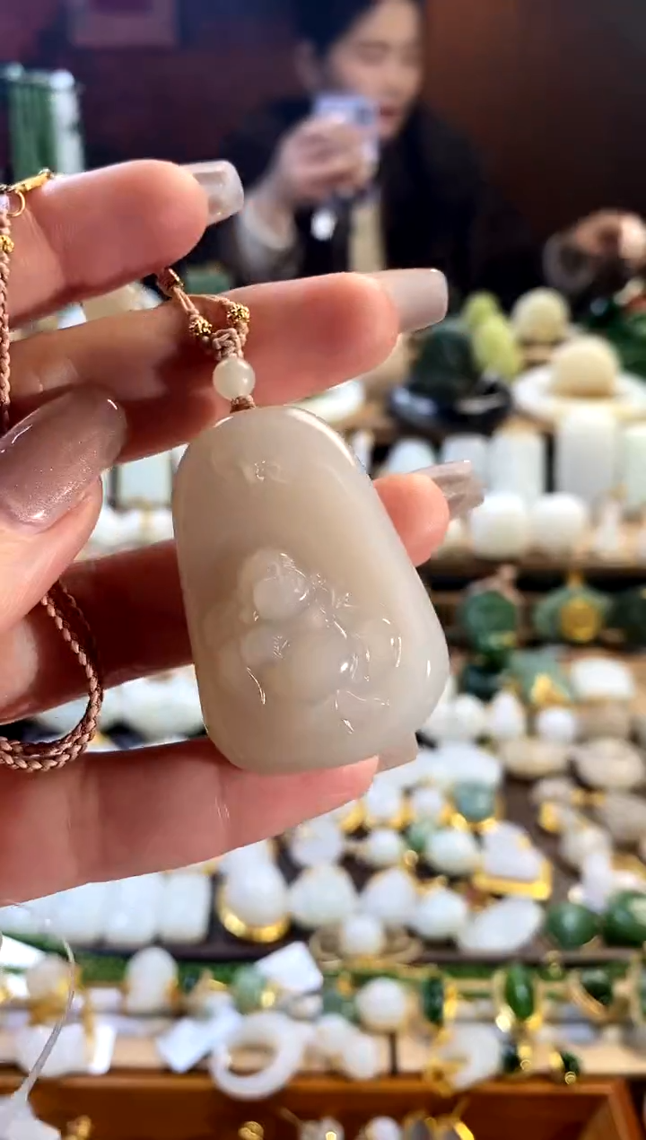 【闪购商品】和田玉吊坠未镶嵌。
